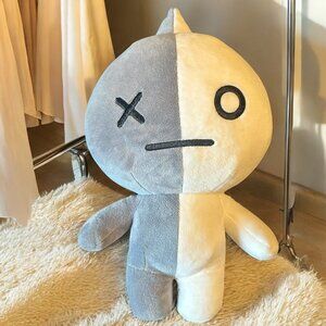 BT21 Plush Van  12"  Plush is in excellent condition!‎